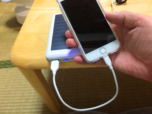 iPhoneの充電は短い充電ケーブルを使う