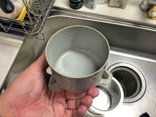 排水口の底に取り付ける器具