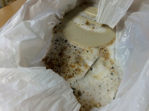 漂白剤で汚れがはがれる