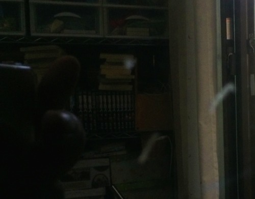 液晶テレビ画面に付いた手の脂