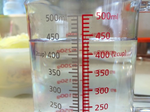 水を４３０ml入れる