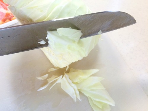 最後にキャベツを切る