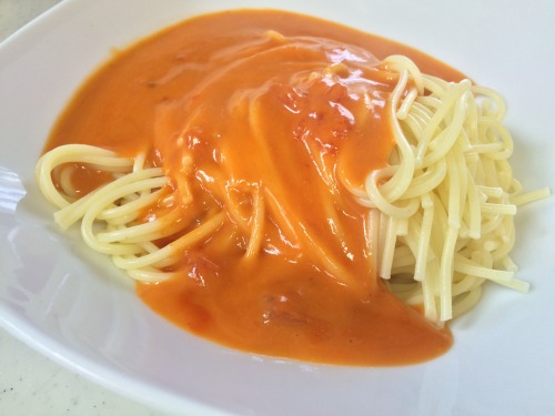 電子レンジで茹でたパスタのできあがり