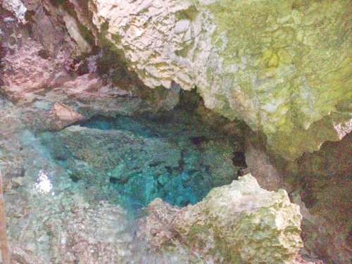 龍泉洞の地底湖