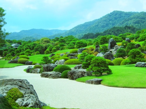 足立美術館のメインとなる日本庭園