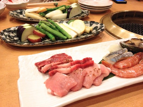 箱根小涌谷温泉 水の音は刺身の後の焼き肉も充実
