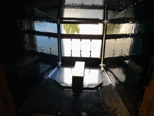 松本城の城内にある鉄砲用の覗き窓？