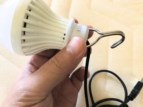 LED電球のフックは大きめで掛け易い