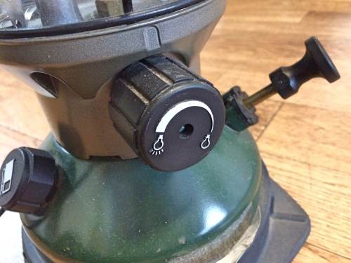 ホワイトガソリンの火力を調整するバルブ