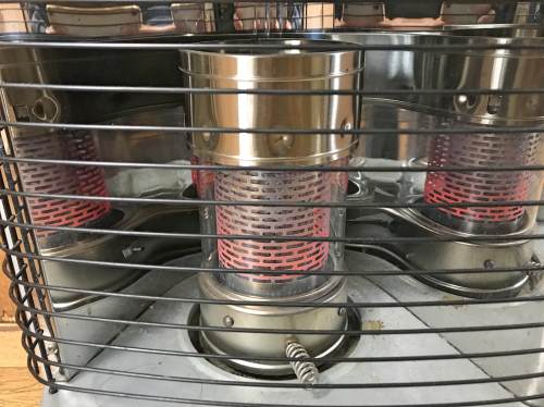 石油ストーブの芯が半分赤くなった状態