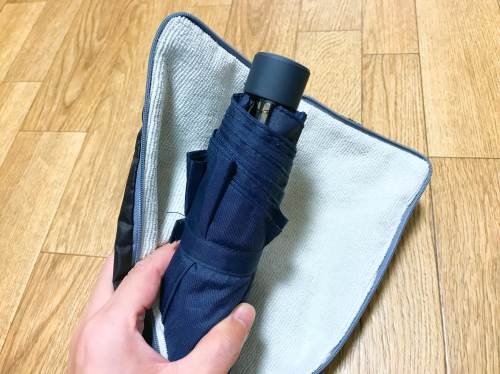 コンビニで傘を盗まれない方法 梅雨の時期は傘袋を持ち歩こう ねたこれ