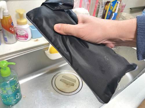 吸水性の優れた傘袋から水が染み出てこない