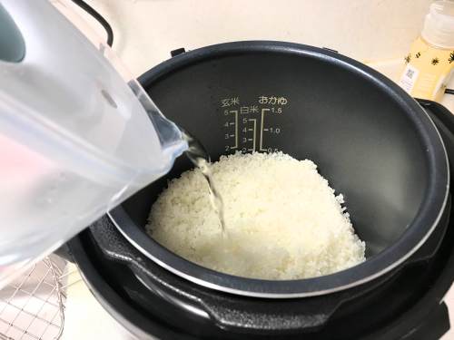 電気圧力鍋で炊飯